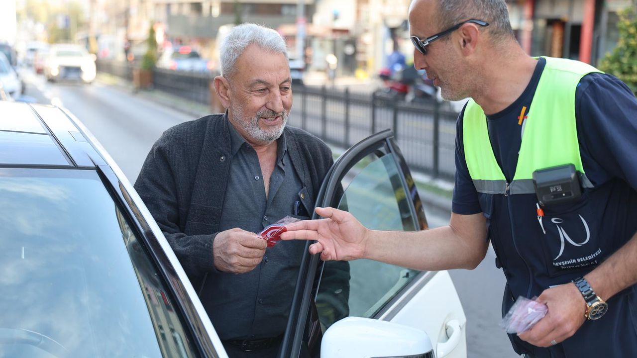 Nevşehirli Sürücülere Araç Kokusu Hediye Edildi