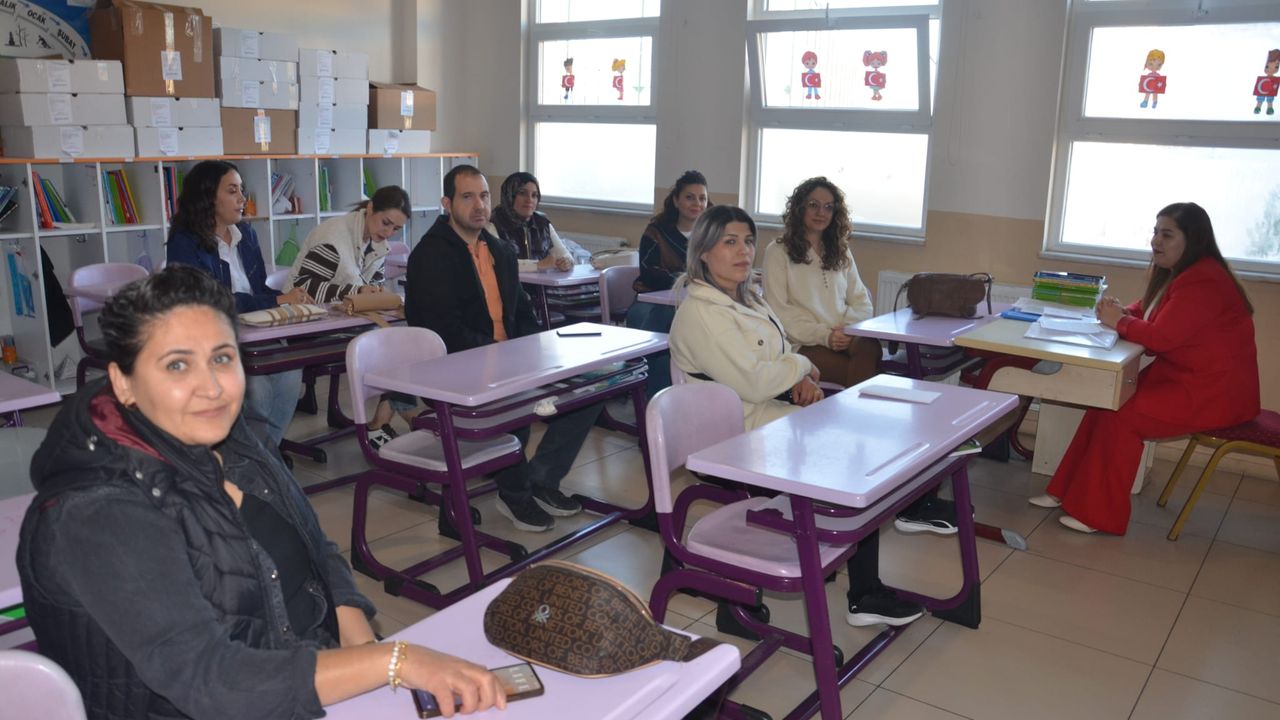 Özel Kardelen İlköğretim Okulunda 4. ve 6. Sınıfların Veli Toplantısı Yapıldı