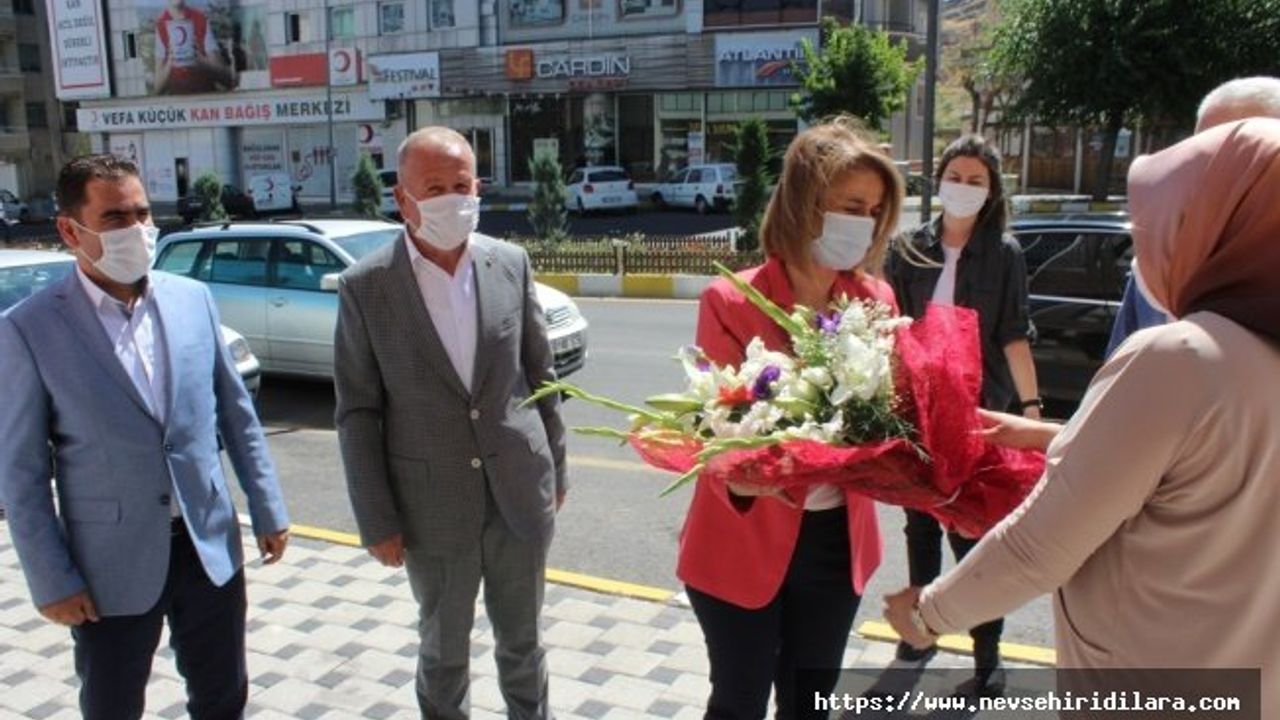 Vali Sezer Becel'den, Nevşehir Ticaret Borsası'na İade-i Ziyaret