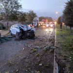 Nevşehir'de Aydınlatma Direği Otomobilin Üzerine Düştü: 2 Yaralı