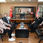 Meteoroloji Eski Bölge Müdürü Serkan Tepe ile İş İnsanı Murathan Kavak, İl Emniyet Müdürü Serkan Karaman’ı Ziyaret Etti