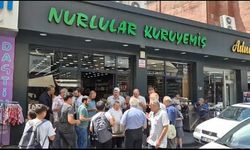 Nurlular Kuruyemiş'te Geleneksel Aşure Dağıtımı Gerçekleştirildi