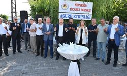 Vali Fidan ve Milletvekili Kılıç Aşure Dağıtımına Katıldı