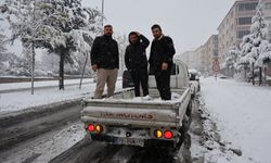 Nevşehir'de Yolda Kalan Araçlara Türk Usulü Kurtarma