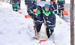 Başkan Arı “Nevşehir’de Kar Mesaimiz Aralıksız Sürüyor”