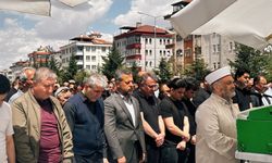 Dr. Murat Nuri Öztürk’ün Kızı 22 Yaşındaki Ecem Gözyaşlarıyla Uğurlandı
