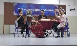 "Türkçem Eyvah" Tiyatro Oyunu Büyük Beğeni Topladı