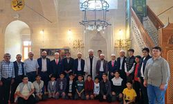 Reisül-Kurra Ahmet Hamdi Efendi Kur’an Kursu’nda Hafızlık İcazet Töreni Sevinci