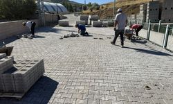 Karapınar’da Seçim Vaadi Hayata Geçti: Bahçeler Mevkii’nde Taş Döşeme Çalışmaları Başladı