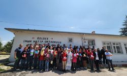 Özlüce İmam Hatip Ortaokulu’nda Bayramlaşma Sevinci