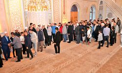 Vali Fidan, Bayram Namazını Külliye Camii’nde Kıldı