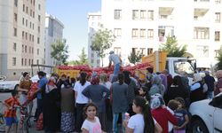 Nevşehir Belediyesi Soğan ve Limonata Dağıttı