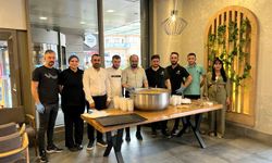 Nems Restaurant Cafe 8. Geleneksel Aşure Dağıtımını Gerçekleştirdi