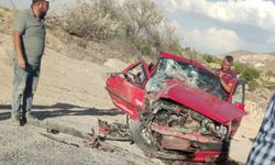 Nevşehir'de Otomobil ile Minibüs Kafa Kafaya Çarpıştı: 1 Ölü, 2 Yaralı