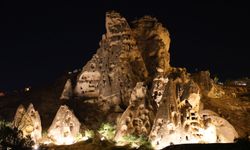 Kapadokya’da Işıklandırılan Vadiler Bölgenin İhtişamını Artırdı