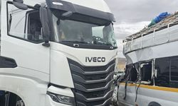 Nevşehir'de Tarım İşçilerini Taşıyan Minibüs Tırla Çarpıştı: 9 Yaralı
