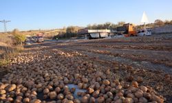 Nevşehir’de Patates Yüklü Tır Devrildi: Yol Trafiğe Kapandı