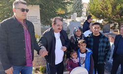 İbrahim Tatlıses, Neşet Ertaş'ın Mezarını Ziyaret Etti