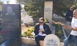 İbrahim Tatlıses, Neşet Ertaş'ın Mezarını Ziyaret Etti