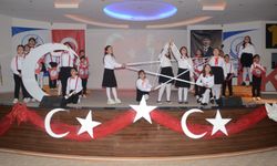 Kardelenli 3. sınıf öğrencilerinden muhteşem Cumhuriyet Bayramı gösterisi