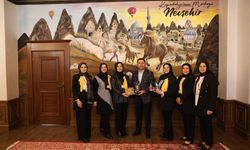 Nevşehir Belediye Başkanı Rasim Arı Kırıkkale Kadın Derneğini Ağırladı ve Esnafla Buluştu