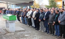 Başkan Arı İnallı'da Akrabasının Cenaze Namazına Katıldı