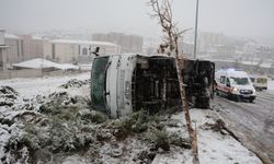 Nevşehir'de İşçi Servisi Takla Attı: 14 Yaralı