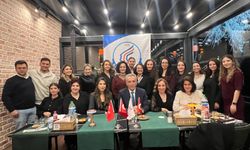 Kardelenli Öğretmenler Yemekte Buluştu