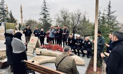 Tarık Kesekçi İçin Kabri Başında Dua ve Rahmetle Anma Programı Düzenledi