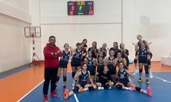 Kardelen Koleji voleybolda da kazandı