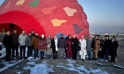 Karapınar’da Öğretmenlere Öğretmenler Günü Sürprizi Sıcak Hava Balonu Uçuşu Gerçekleştirildi