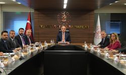 Nevşehir Heyeti Bakan Ersoy ile Kapadokya Master Planı Toplantısını Gerçekleştirdi