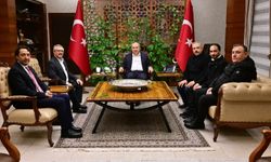 Vali Ali Fidan Türk Kızılay Heyetini Makamında Kabul Etti