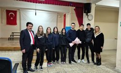 15 Temmuz Şehitleri Anadolu Lisesi Meslek Tanıtımı Kapsamında ND Haber Genel Yayın Yönetmeni Emre Ağır’ı Konuk Etti