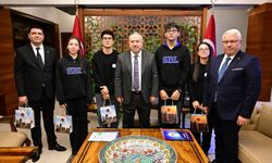 Vali Ali Fidan Cemil Meriç Sosyal Bilimler Lisesi ve 15 Temmuz Şehitleri Anadolu Lisesi Öğrencilerini Ağırladı