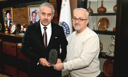 Emniyet Müdürlüğü’nden Emekliye Ayrılan 2. Sınıf Emniyet Müdürü Metin Altınkaya’ya Hizmet Anısı Plaketi