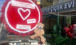 Nevşehir’de Herkesin Dönüp Baktığı Dev Buket Şaşırttı | Bir Lotus Çiçek Evi Klasiği