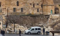 Nar Camiî Kebir’in İstinat Duvarı Çöktü