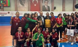 Boğaz Şehit Murat Ateş Ortaokulu Kız Yıldız Futsal Takımı 6 Maçta 35 Gol İle Nevşehir Şampiyonu Oldu