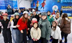 Nevşehir'de Mobil Buz Pateni Pisti Törenle Hizmete Açıldı