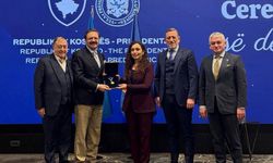 Parmaksız, Hisarcıklıoğlu’nun Kosova’daki Ödül Törenine Katıldı