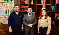 Belediye Başkanı Rasim Arı, Vatandaşlarla ve Personelle Bayramlaştı