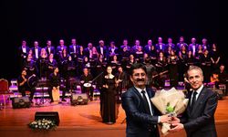 “Bizim Eller 3” Türk Halk Müziği Konseri Büyük Beğeni Topladı