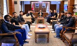 Türkiye Şampiyonu Yurtlig Basketbol Takımı Vali Hüseyin Kök’ü Ziyaret Etti