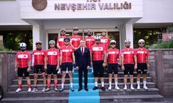 Şehit Ömer Halisdemir'in Kabrine Ulaştırılacak Türk Bayrağı Teslim Edildi