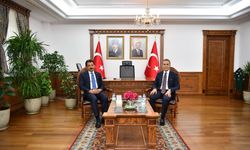 Vali Hüseyin Kök'ten Kırşehir Valisi Murat Sefa Demiryürek'e İade-i Ziyaret