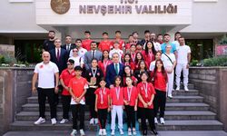 Şampiyon Sporculardan Vali Hüseyin Kök’e Ziyaret