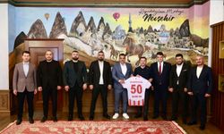 Belediye Başkanı Rasim Arı, Nevşehirspor Yönetimini Ağırladı
