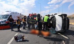 Nevşehir'de Kamyonet ile Otomobil Çarpıştı: 2 Kişi Hayatını Kaybetti, 1 Yaralı