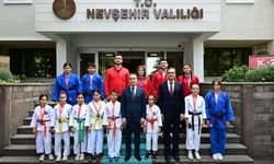 Nevşehirli Başarılı Sporculardan Vali Hüseyin Kök’e Ziyaret
